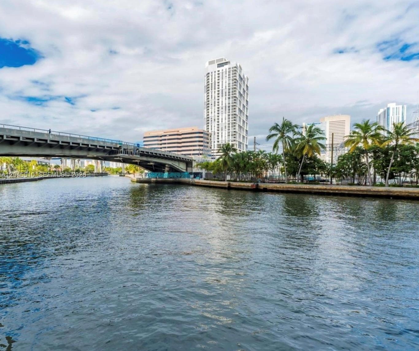 175 SW 7th St # 1212, Miami FL 33130