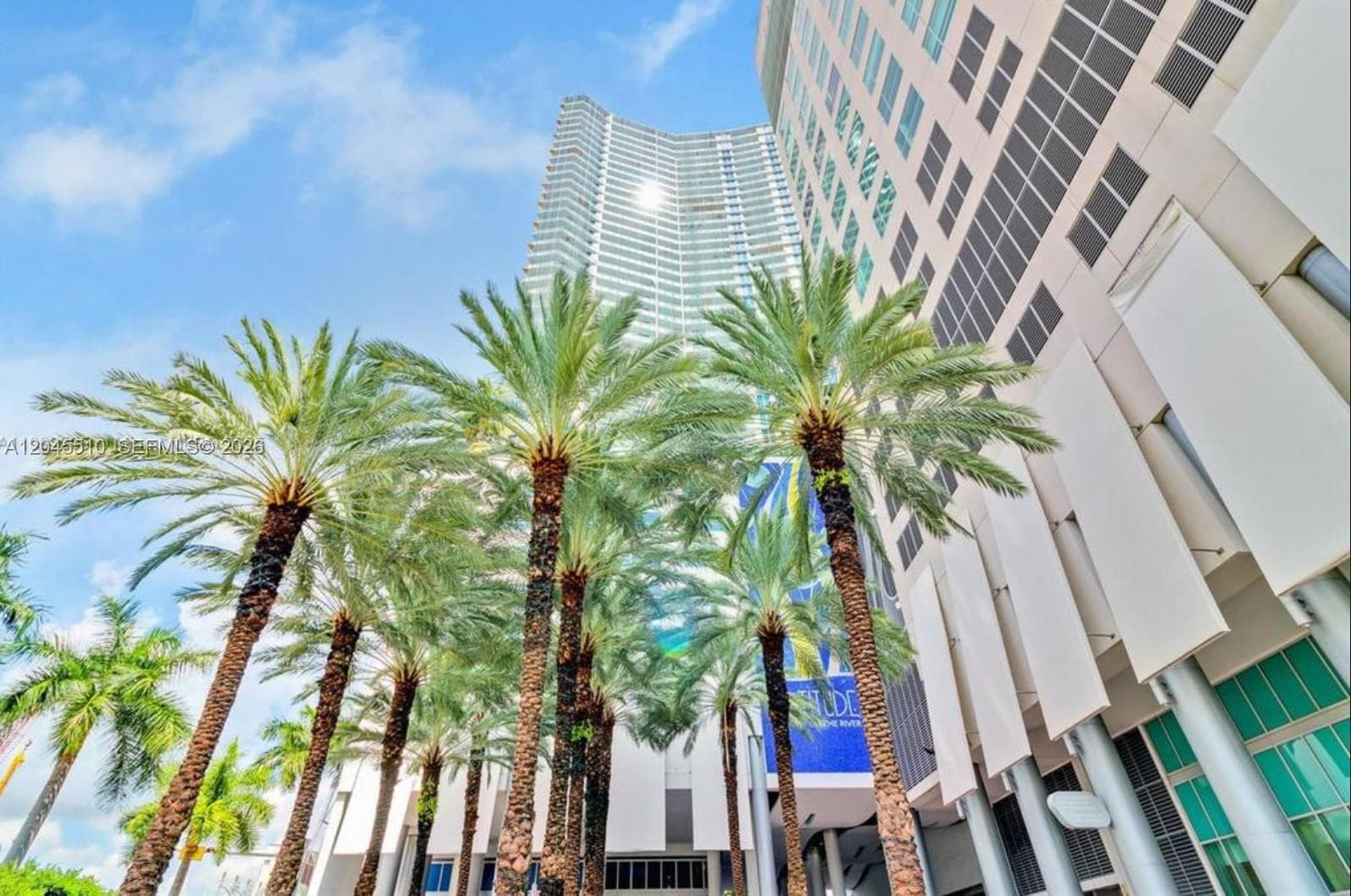 175 SW 7th St # 1212, Miami FL 33130