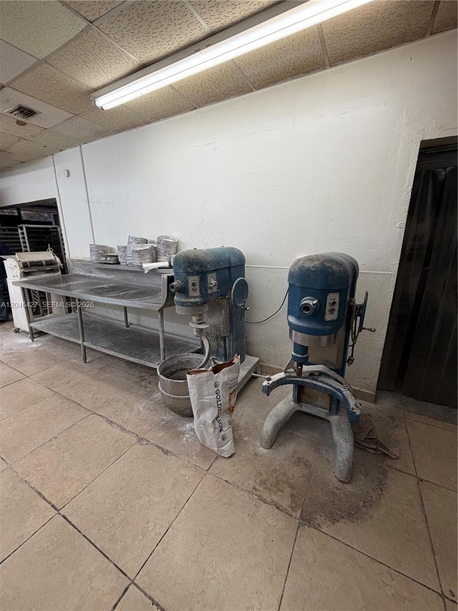 1262 Palm Ave, Hialeah FL 33010