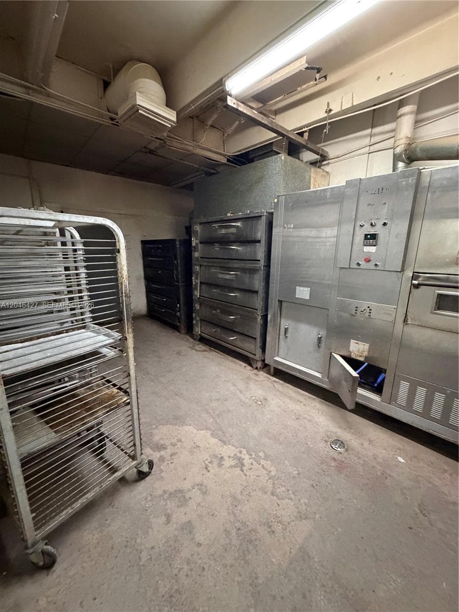 1262 Palm Ave, Hialeah FL 33010