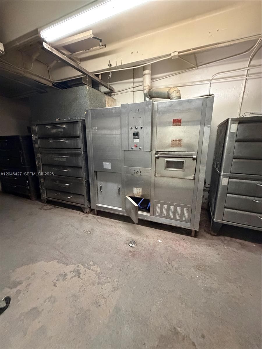 1262 Palm Ave, Hialeah FL 33010