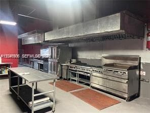 2739 NW 54th St, Miami FL 33142