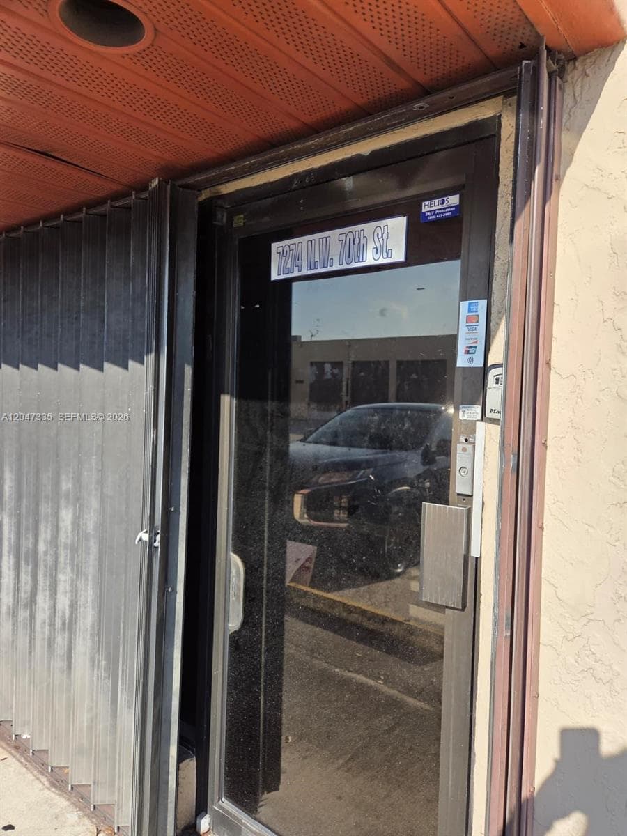 DOOR ENTRANCE