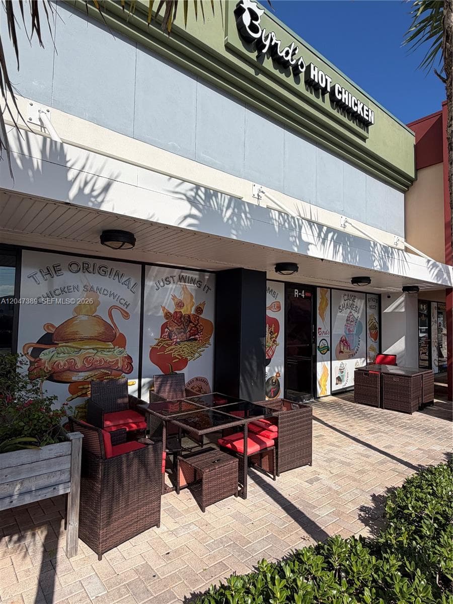 1313 W Boynton Beach Blvd, Boynton Beach FL 33426