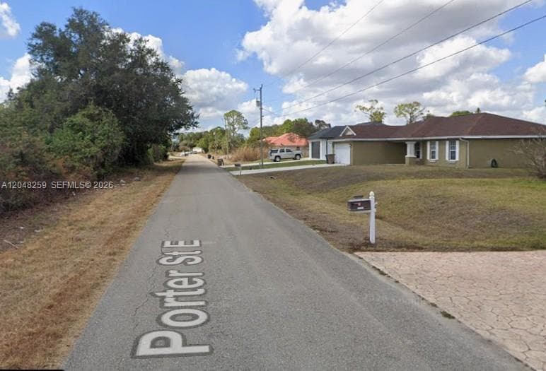 820 Porter ST E, Lehigh Acres FL 33974