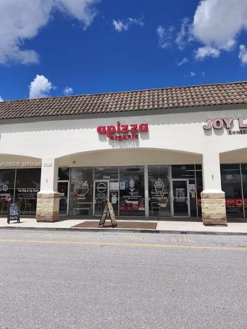 5792 S Jog rd, Green Acres FL 33467