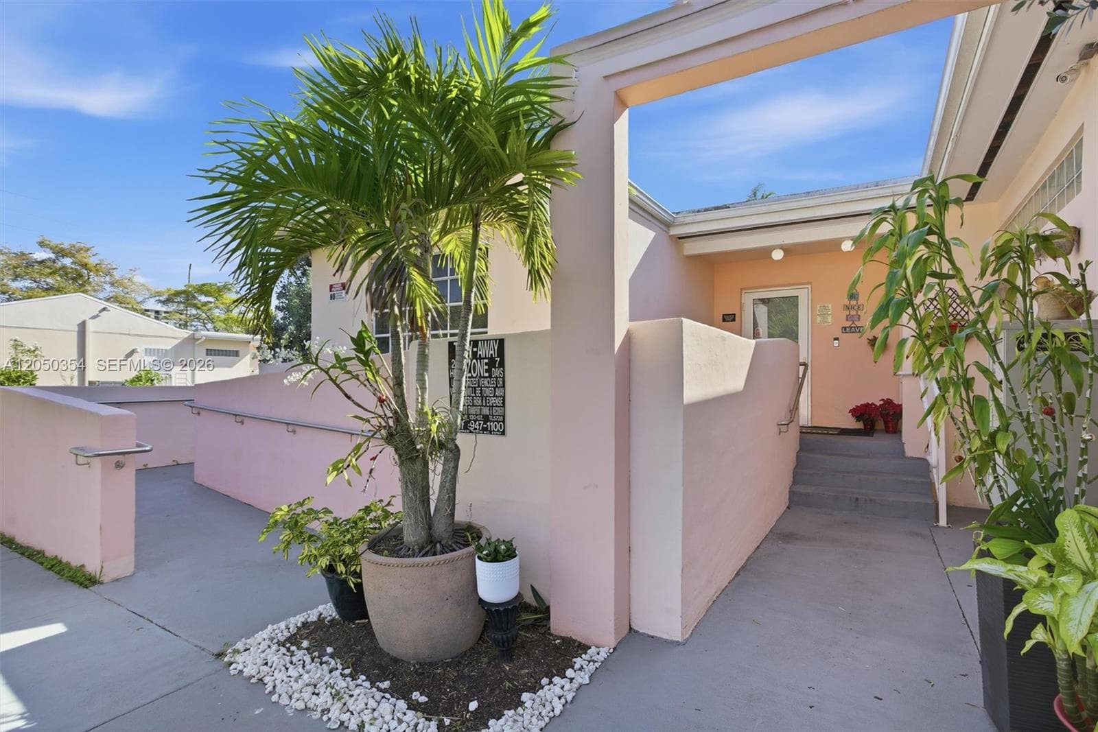 North Miami, FL, 33161