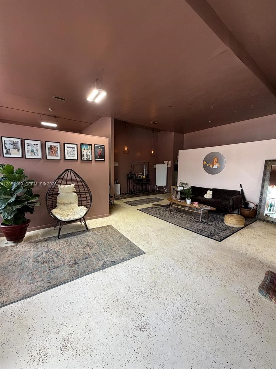 762 W 41st St, Miami Beach FL 33140