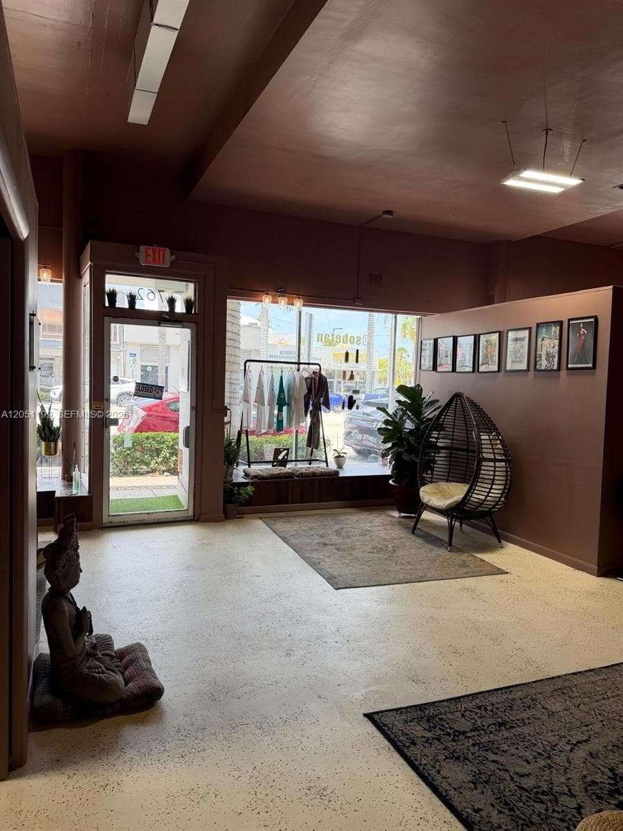 762 W 41st St, Miami Beach FL 33140