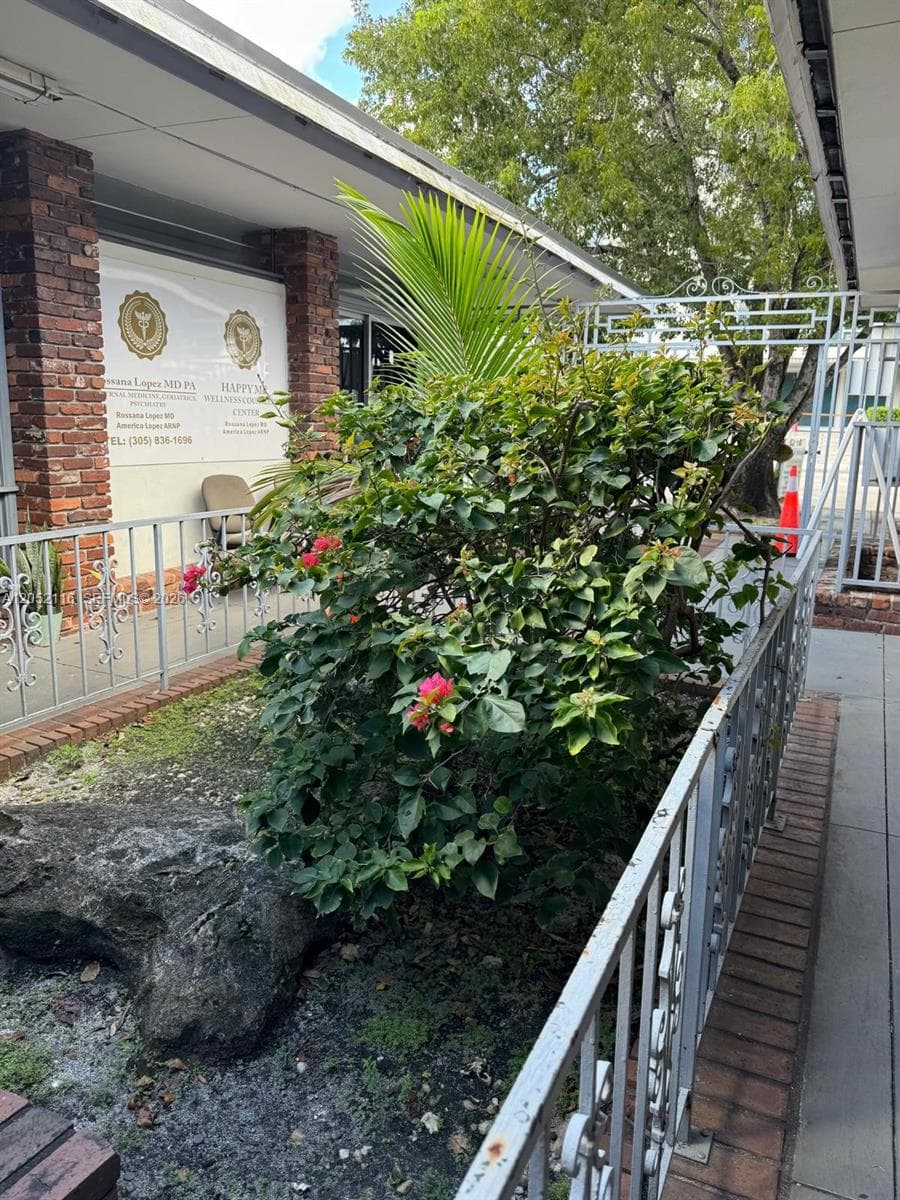 600 E 25th St, Hialeah FL 33013