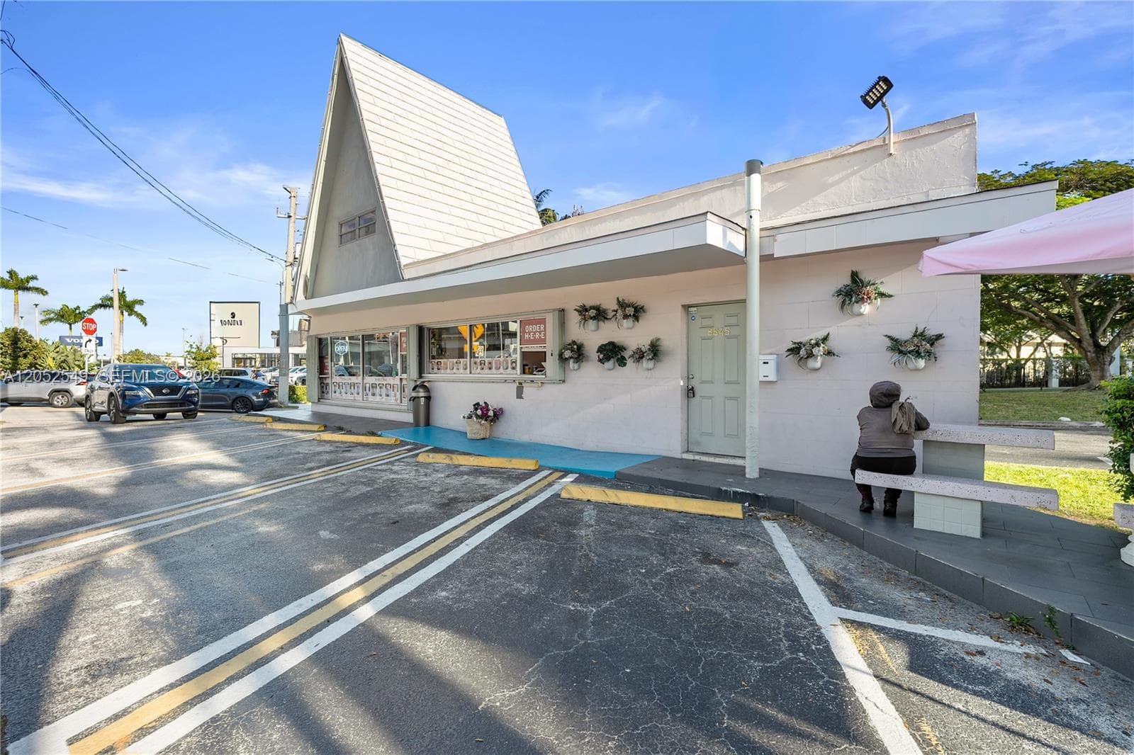 Pinecrest, FL, 33143