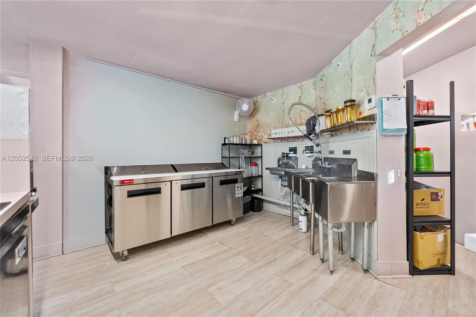 Pinecrest, FL, 33143