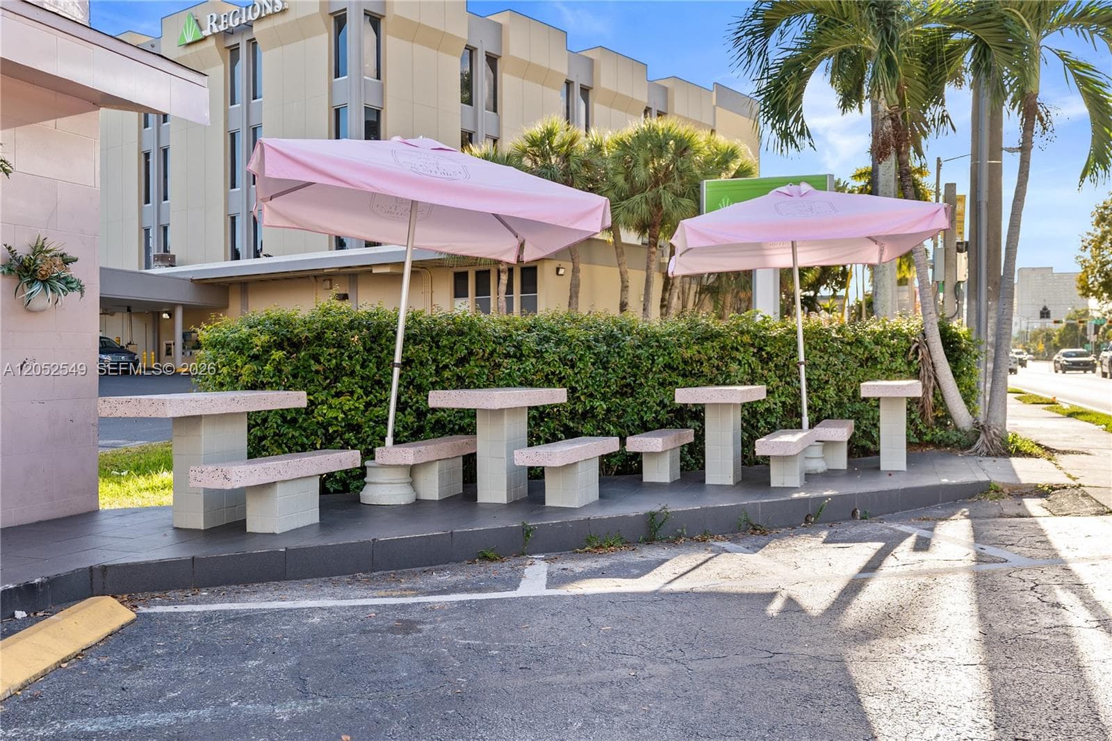 Pinecrest, FL, 33143