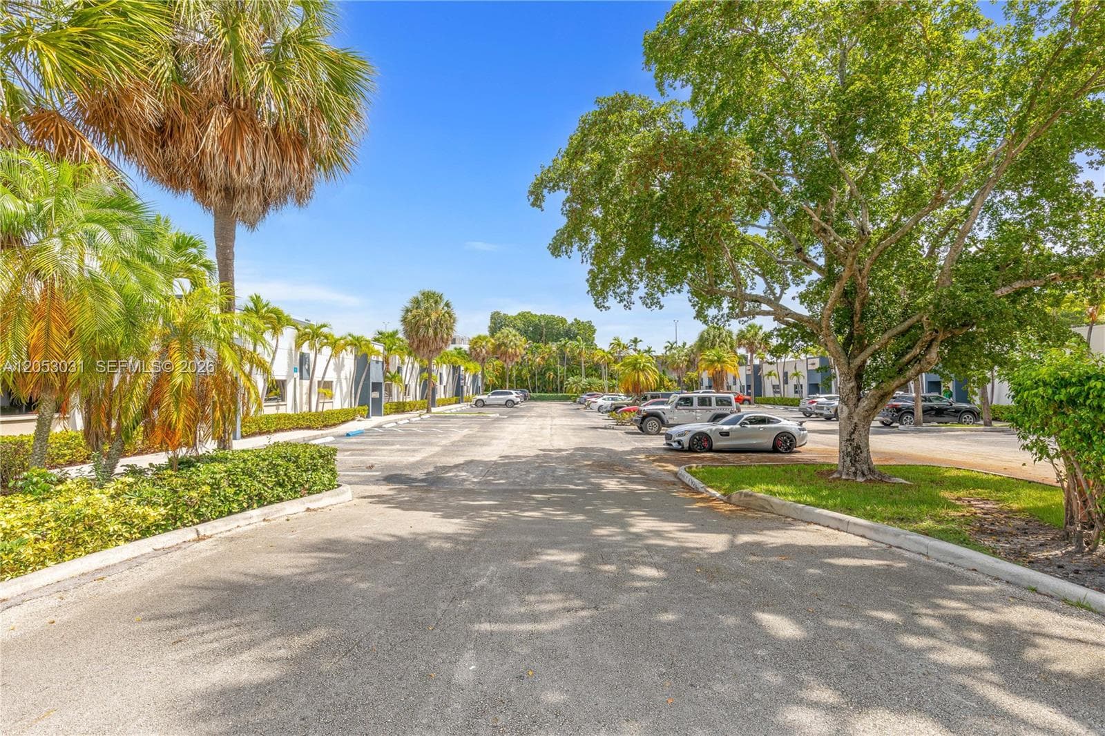 8125 NW 33rd St, Doral FL 33122