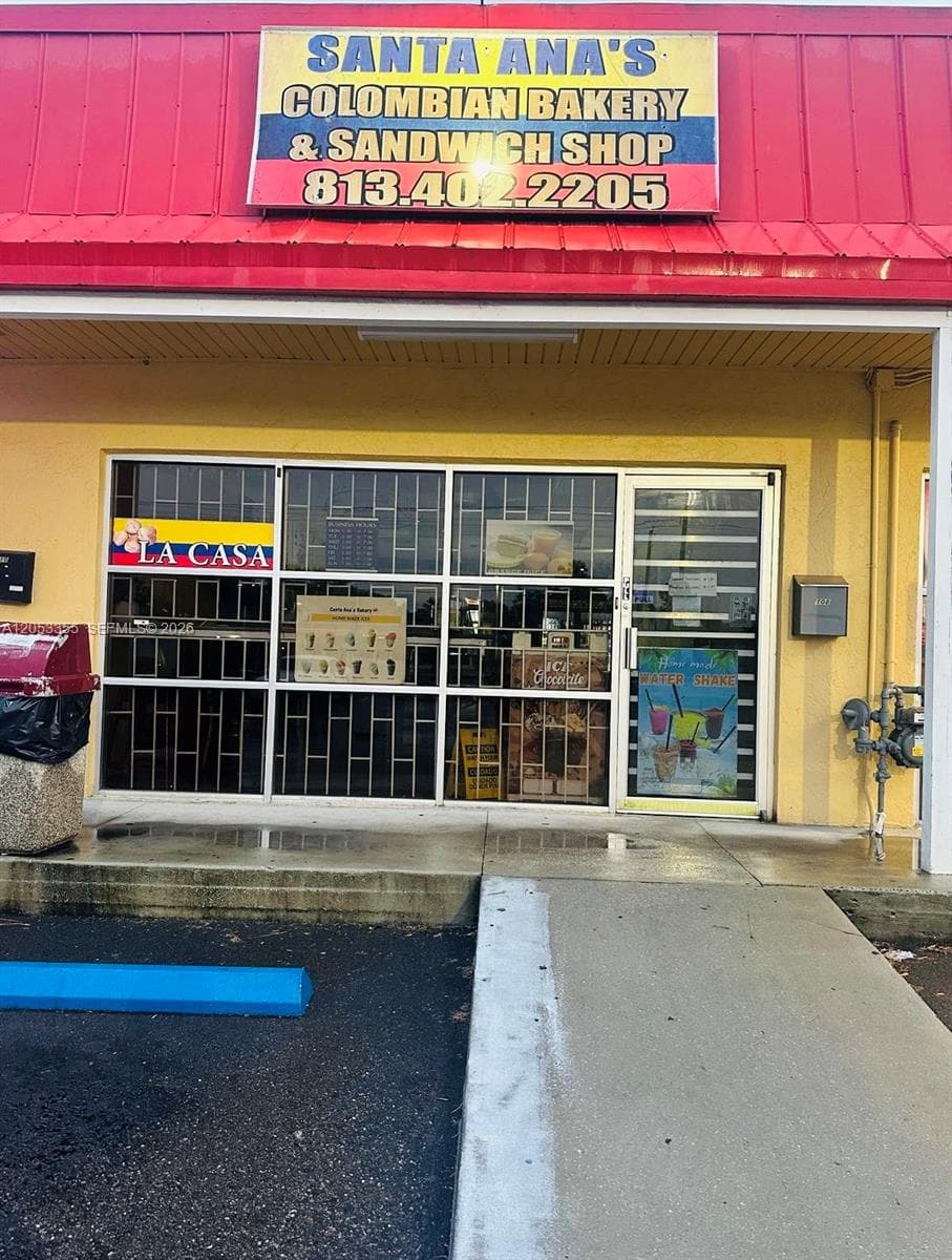 8206 W Waters Ave, Tampa FL 33615