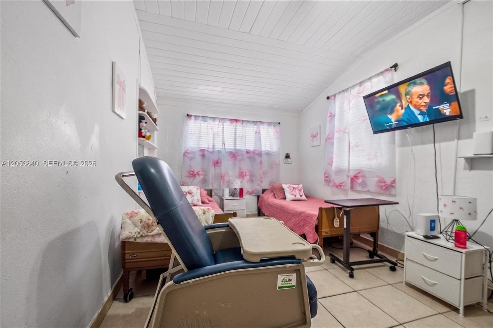 7151 SW 42nd St, Miami FL 33155