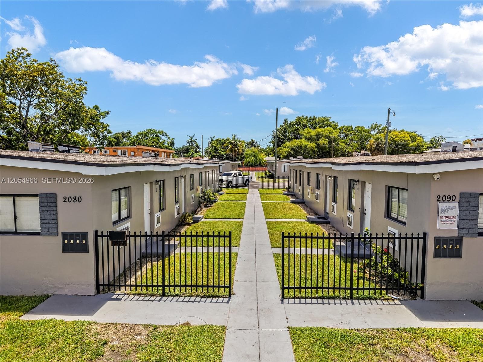 2090 NW 31st St, Miami FL 33142