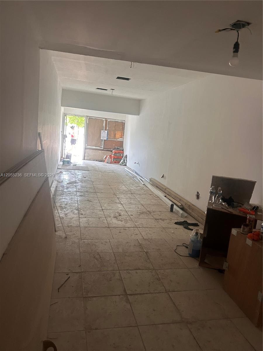 817 SW 8th St, Miami FL 33130