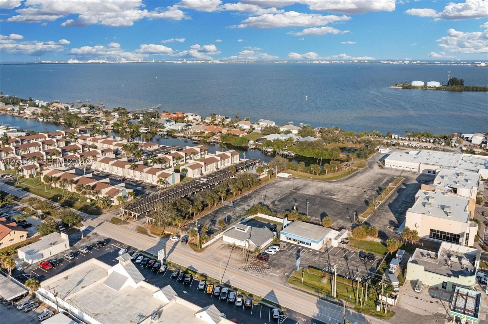 150 N Banana River Dr, Merritt Island FL 32952