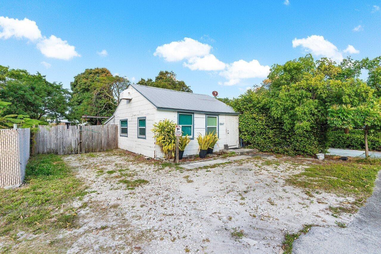 1047 Miner Road, Lake Worth FL 33462