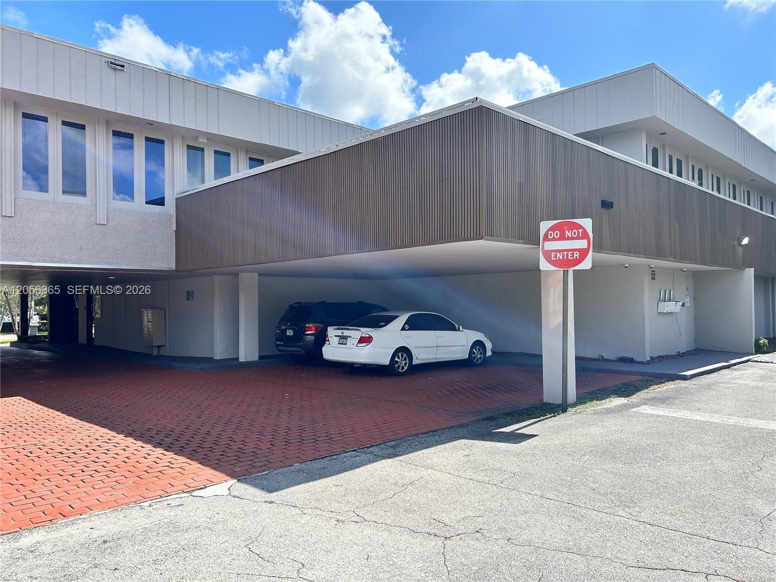 4121 NW 5th St, Plantation FL 33317