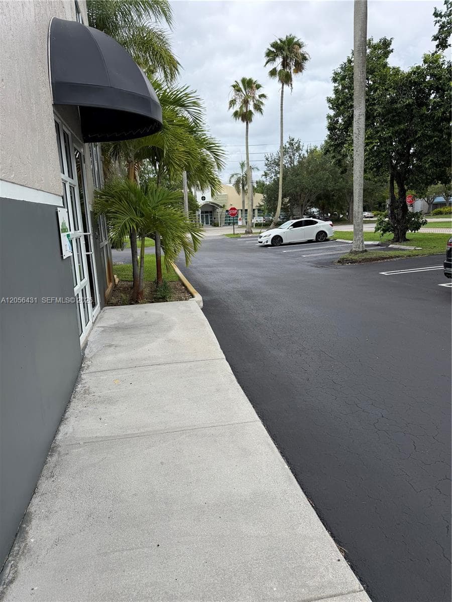 13200 SW 128th St # D1, Miami FL 33186