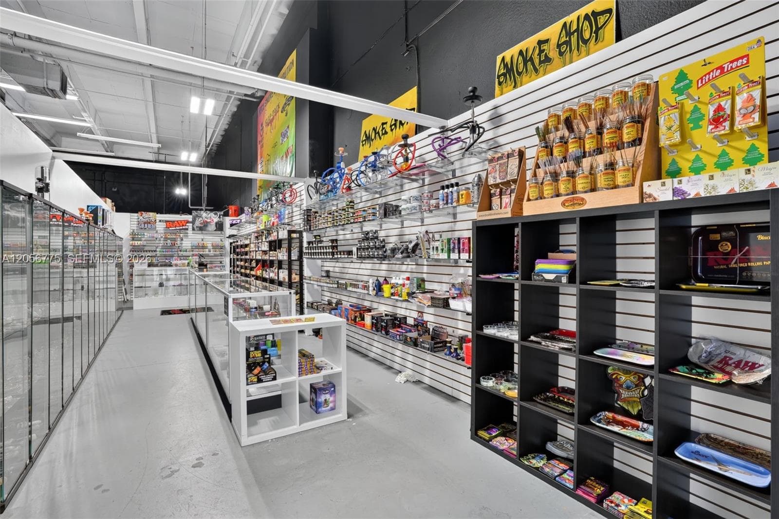 Wholesale, Distribution and Smoke Shop for Sale off 836 Expressway, Miami FL 33126