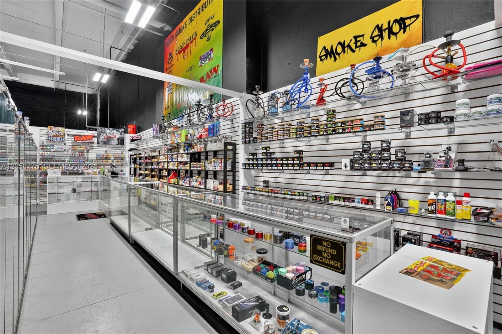 Wholesale, Distribution and Smoke Shop for Sale off 836 Expressway, Miami FL 33126