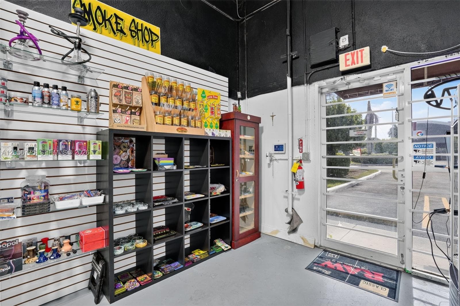 Wholesale, Distribution and Smoke Shop for Sale off 836 Expressway, Miami FL 33126