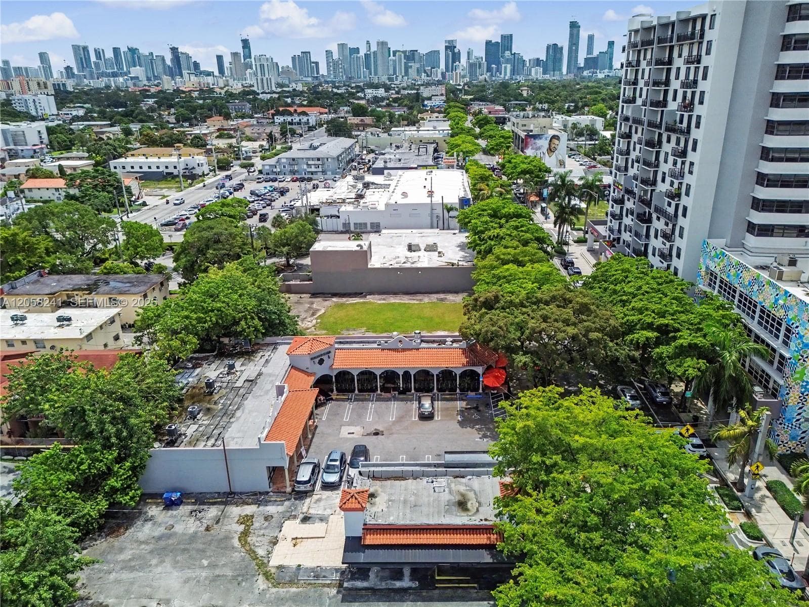 Miami, FL, 33135
