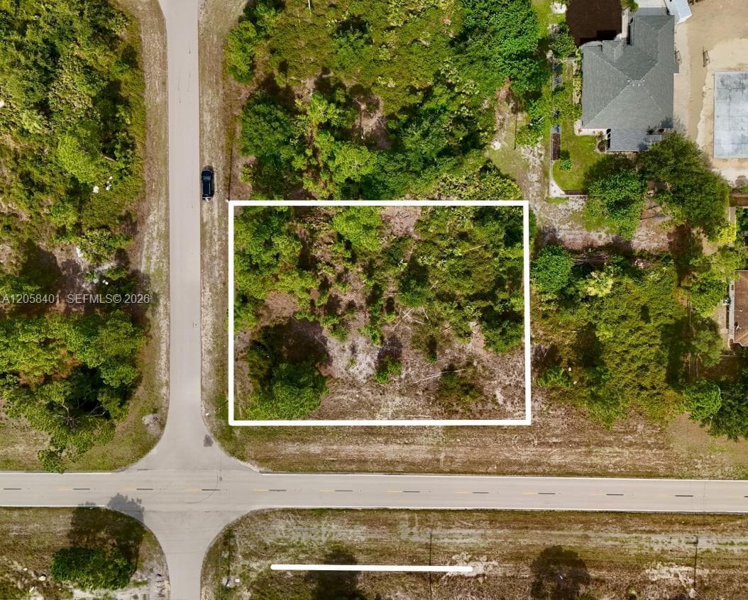 1041 COLUMBUS BLVD, Lehigh Acres FL 33974