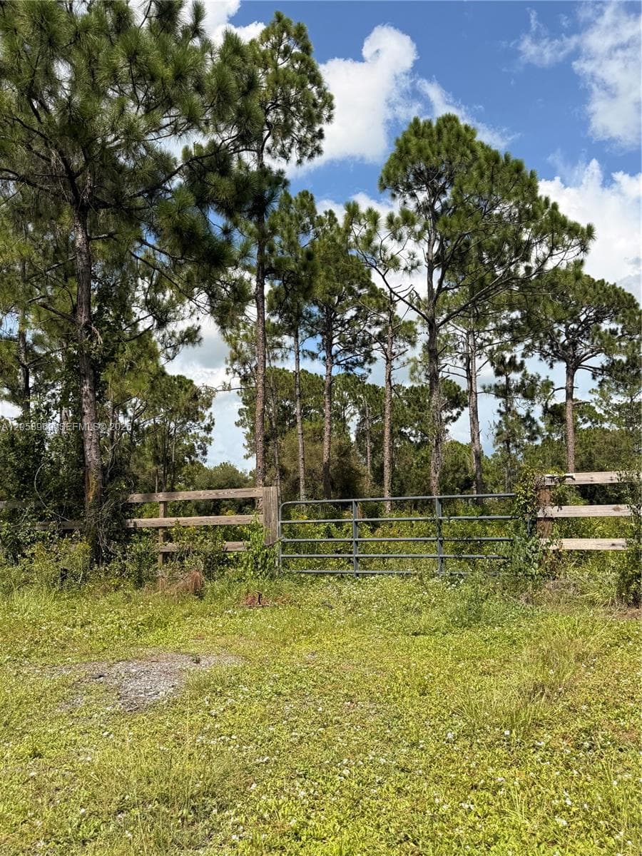365 N Zambria St, Clewiston FL 33440