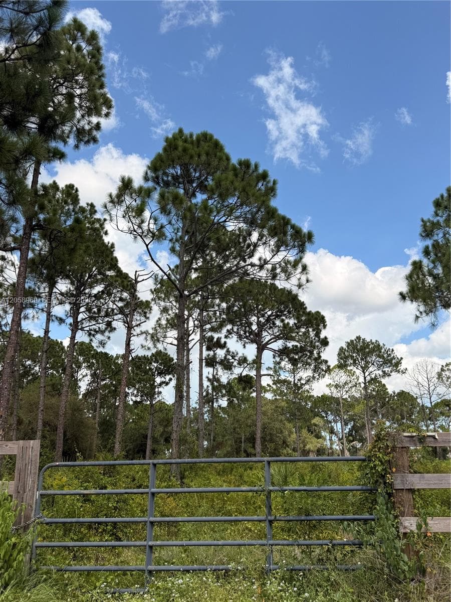 365 N Zambria St, Clewiston FL 33440