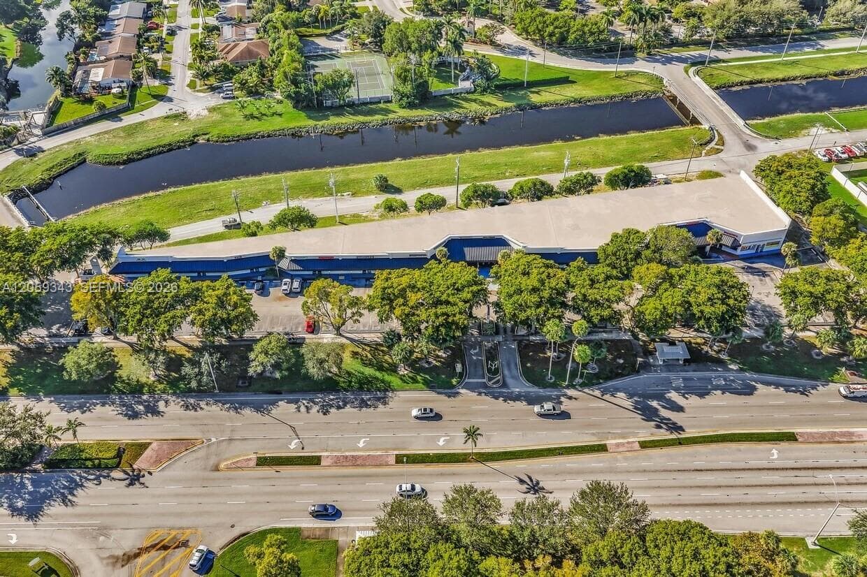 7204 W Oakland Park Blvd, Lauderhill FL 33313