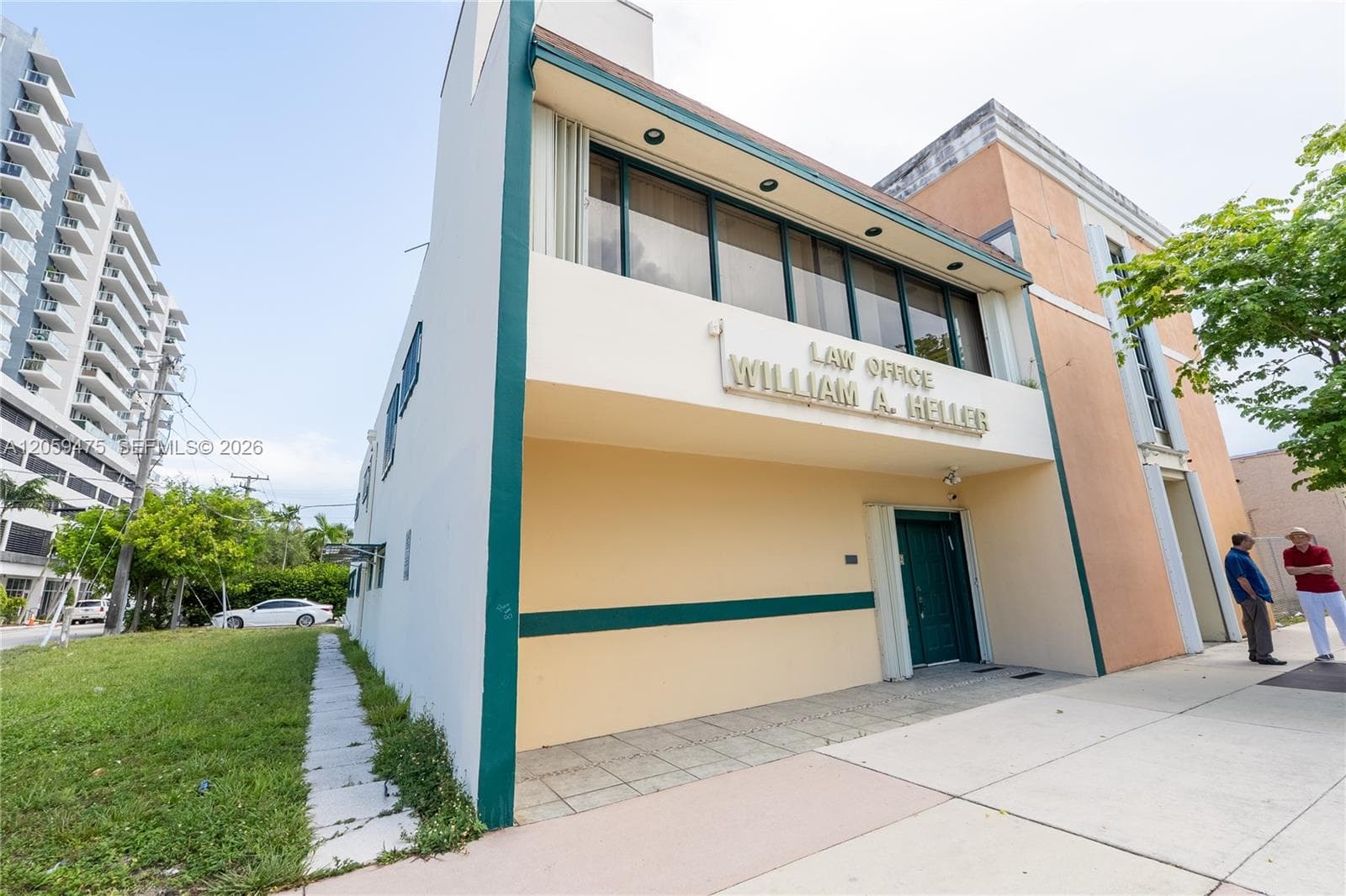 2200 Hollywood Blvd, Hollywood FL 33020