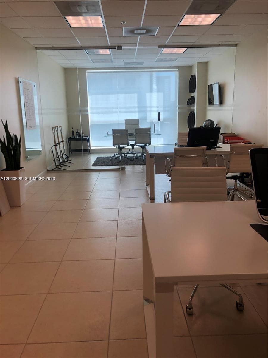 175 SW 7th St # 1805, Miami FL 33130