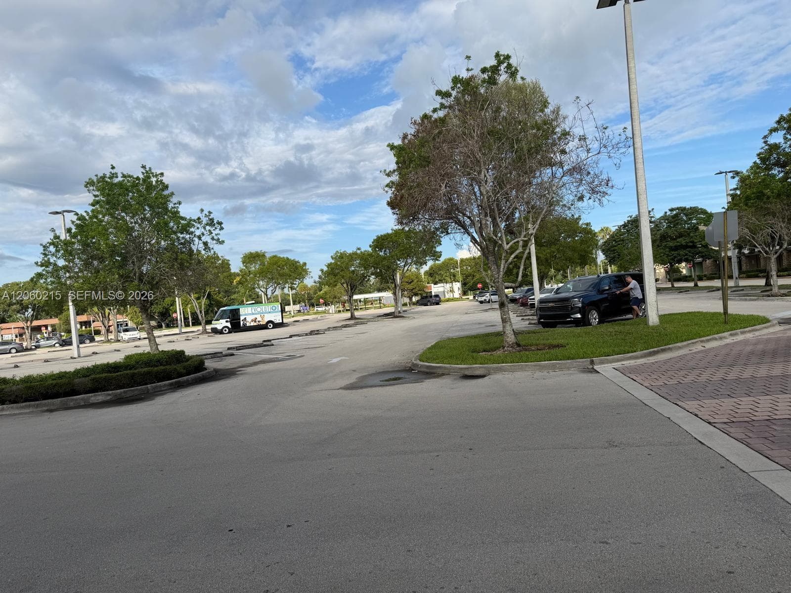 5602 S Flamingo Rd, Cooper City FL 33330