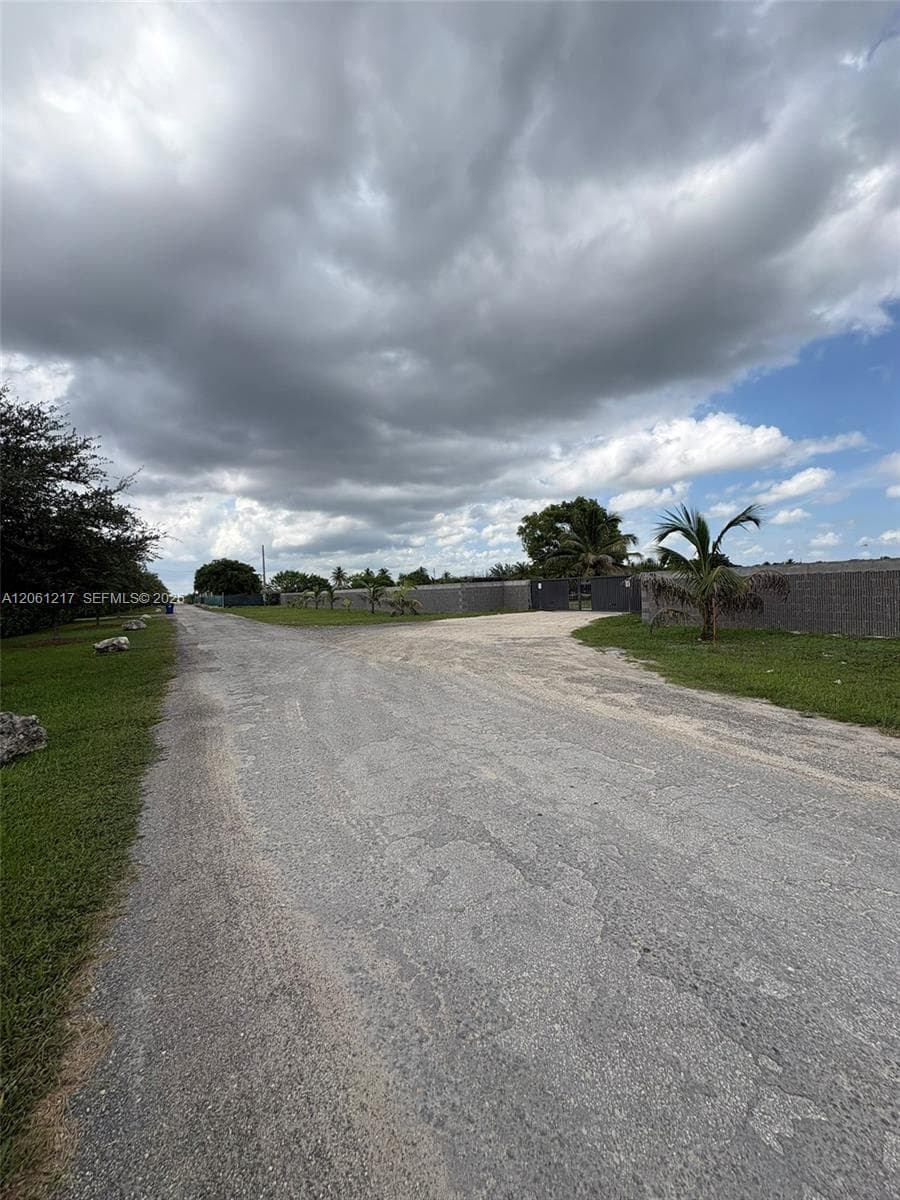 12495 SW 199 AVE, Miami FL 33196