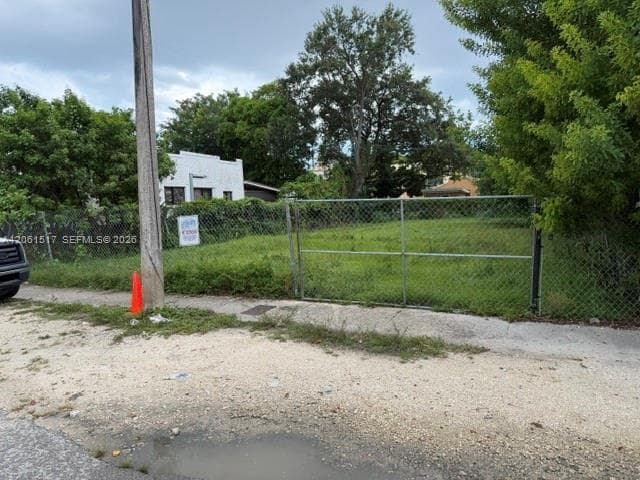 1036 NW 31st St, Miami FL 33127