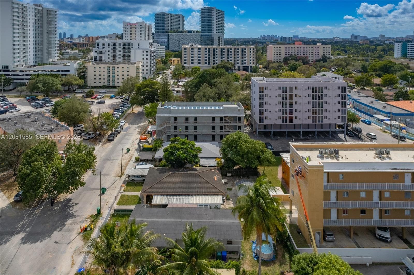 1552 NW 15th Ave, Miami FL 33125