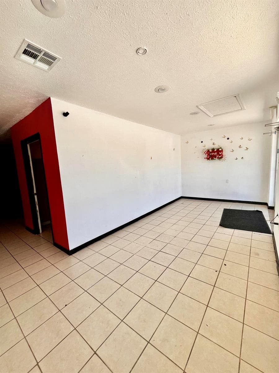 Entrance / Reception