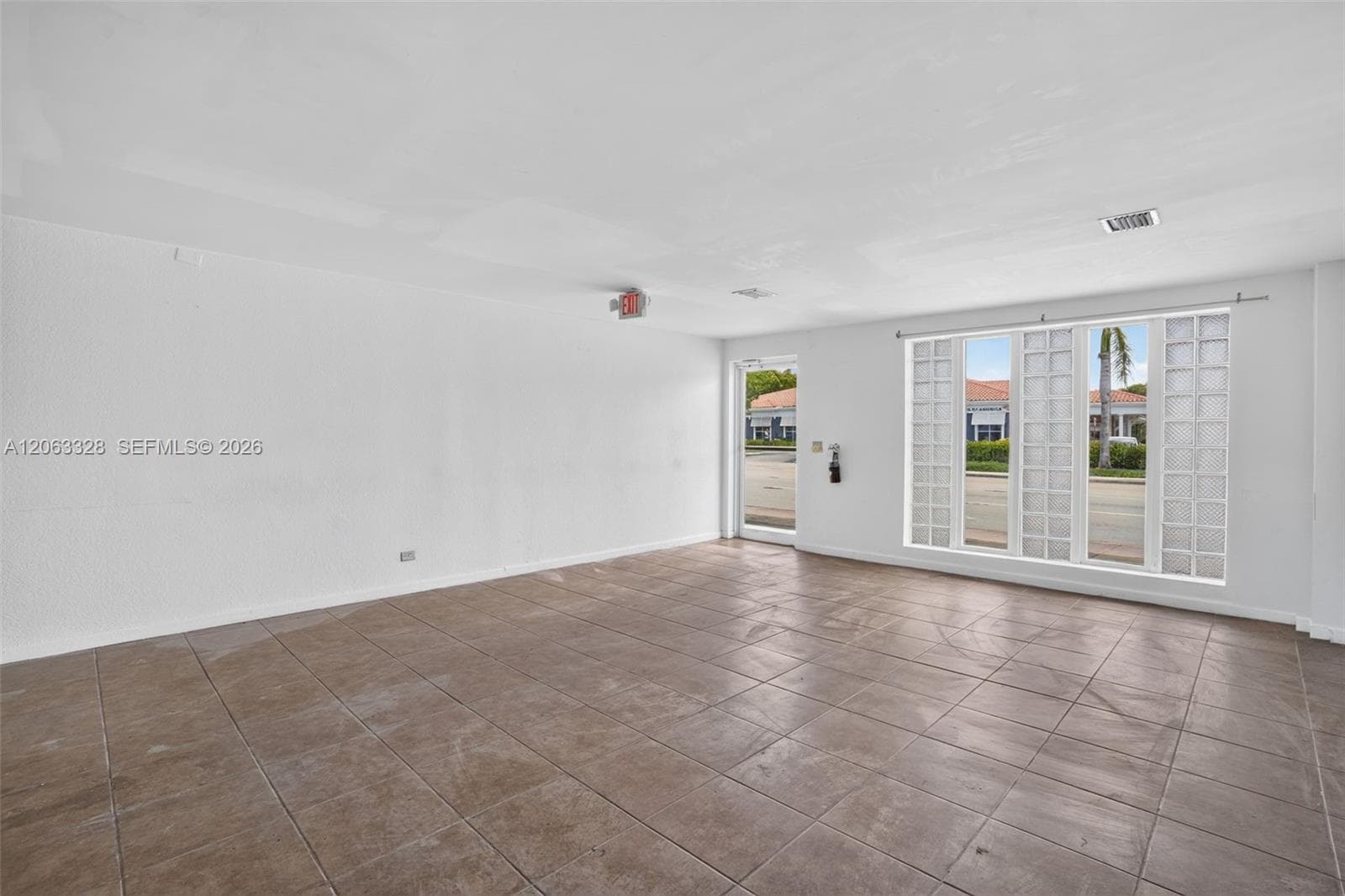 180 Hialeah Dr, Hialeah FL 33010