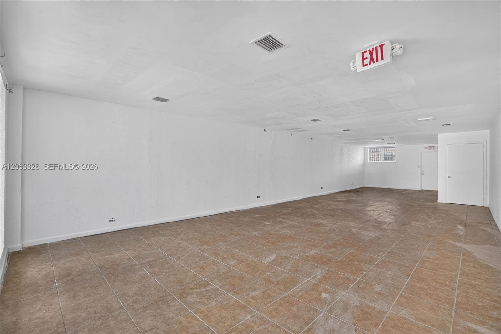 180 Hialeah Dr, Hialeah FL 33010