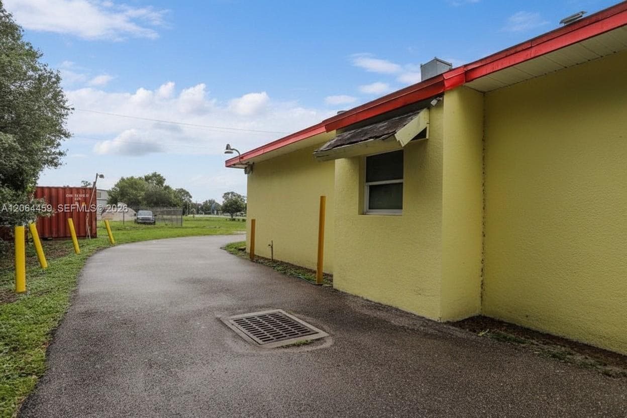 155 W Cowboy Way, LaBelle FL 33935