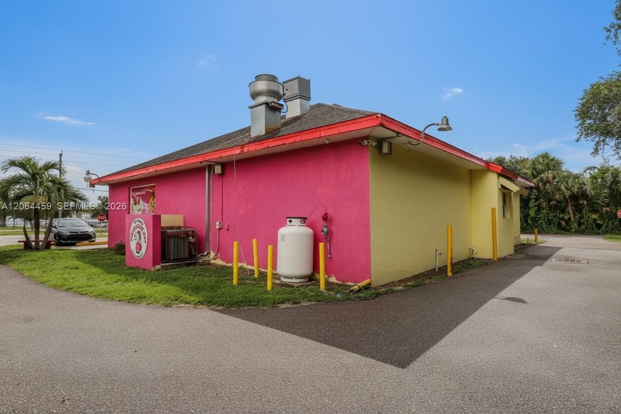 155 W Cowboy Way, LaBelle FL 33935