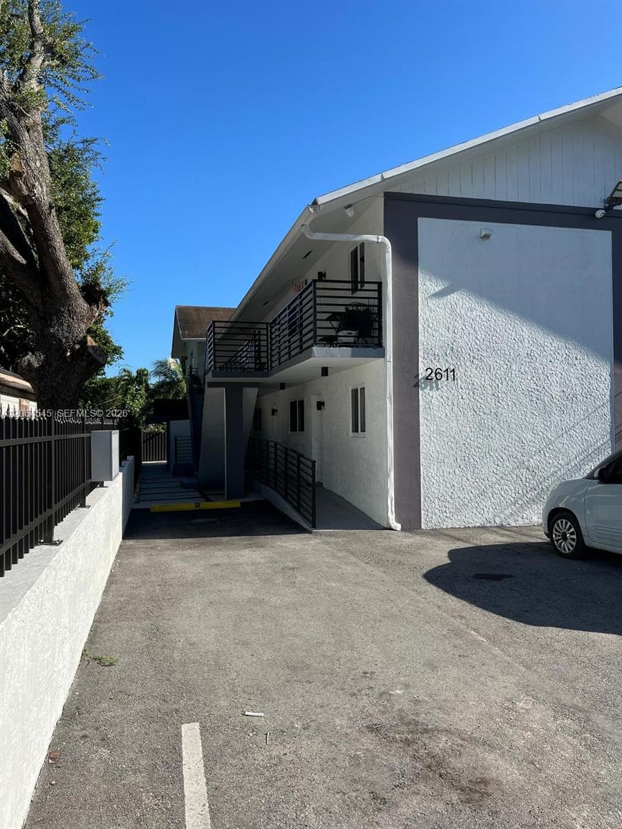2611 NW 32nd St, Miami FL 33142