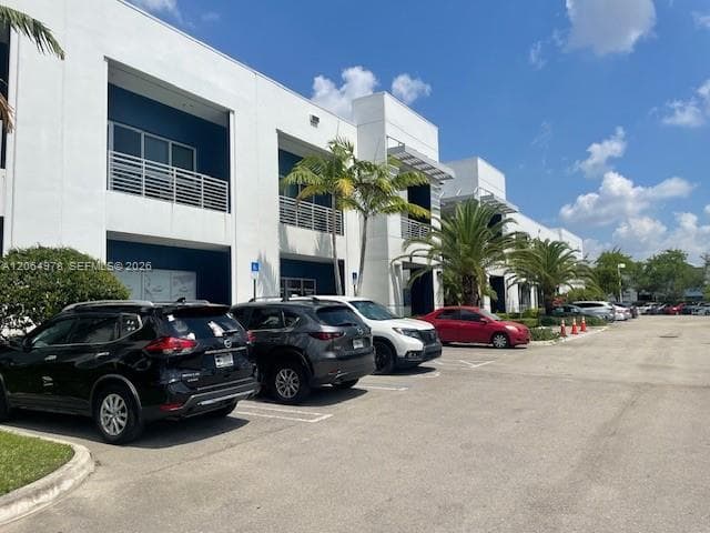 1500 NW 89CT # 216, Doral FL 33172