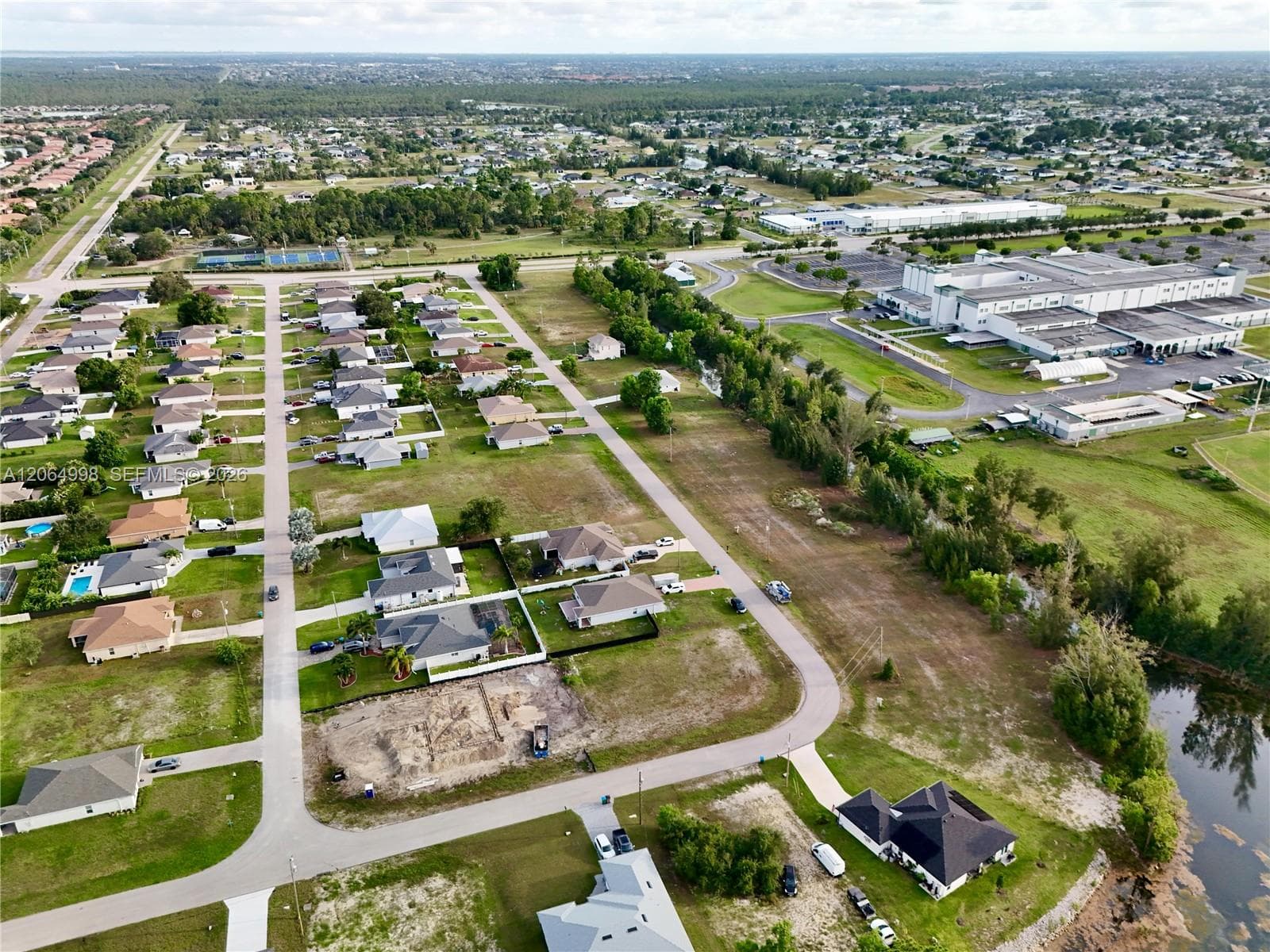 3829 NE 23RD AVE, Cape Coral FL 33909