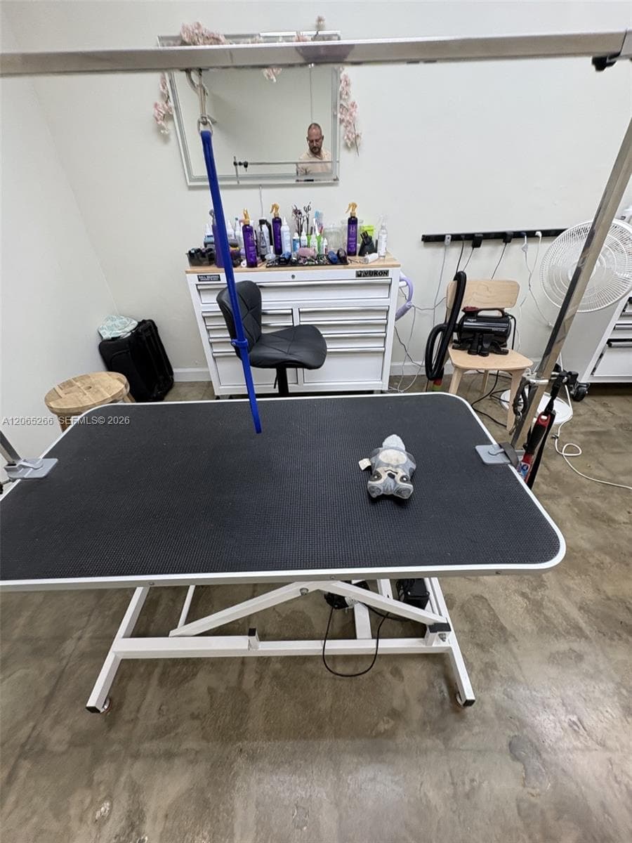 SW 8th St, Miami FL 33144