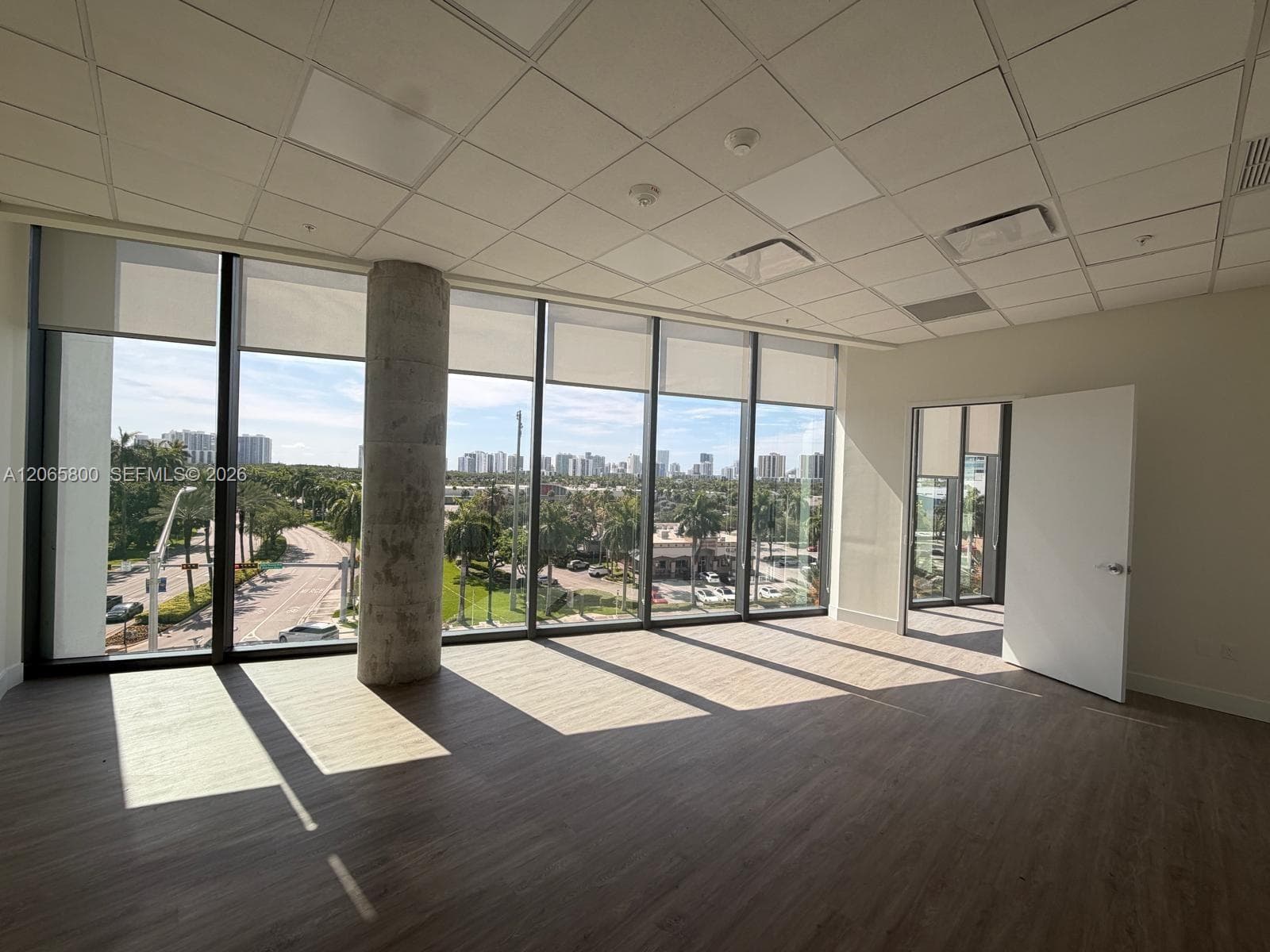 Aventura, FL, 33180